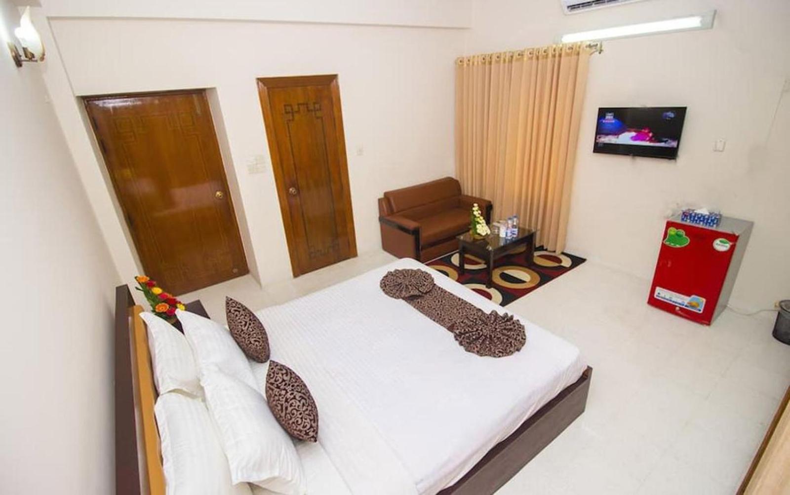 Hotel Suite Palace Baridhara Дака Екстериор снимка