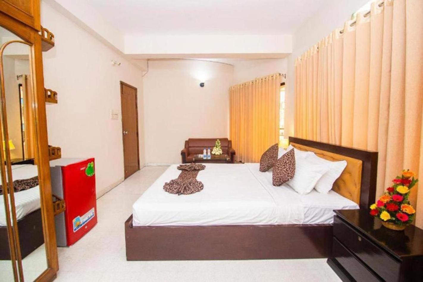 Hotel Suite Palace Baridhara Дака Екстериор снимка