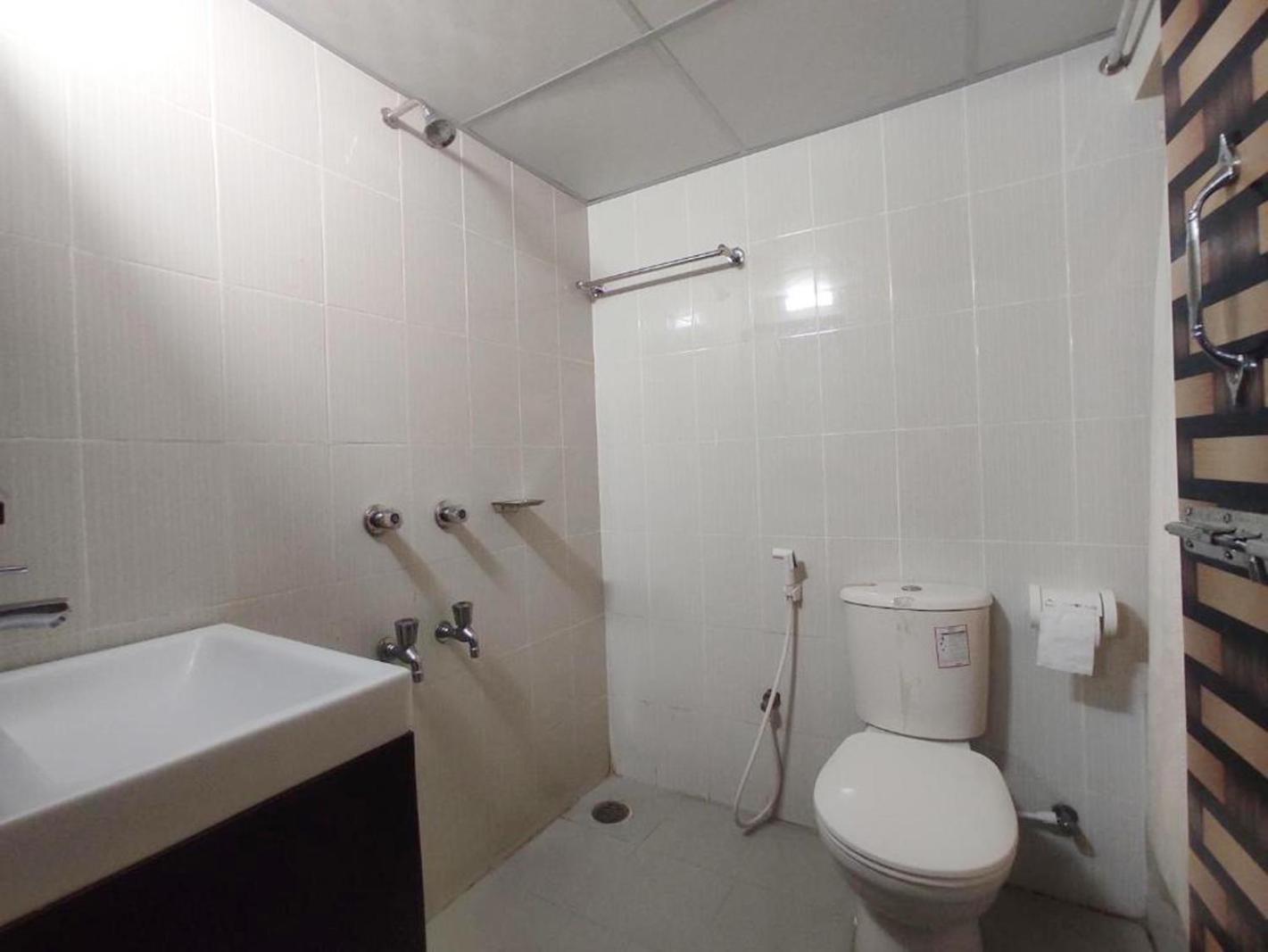 Hotel Suite Palace Baridhara Дака Екстериор снимка