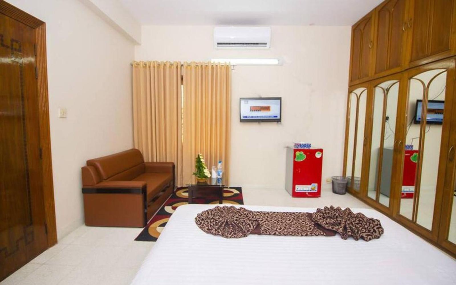 Hotel Suite Palace Baridhara Дака Екстериор снимка