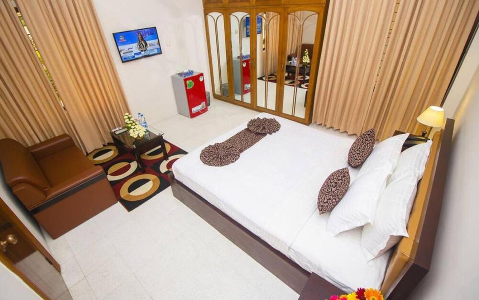 Hotel Suite Palace Baridhara Дака Екстериор снимка
