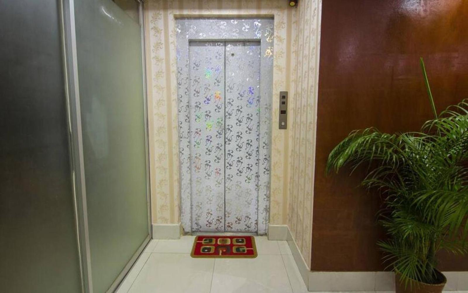 Hotel Suite Palace Baridhara Дака Екстериор снимка