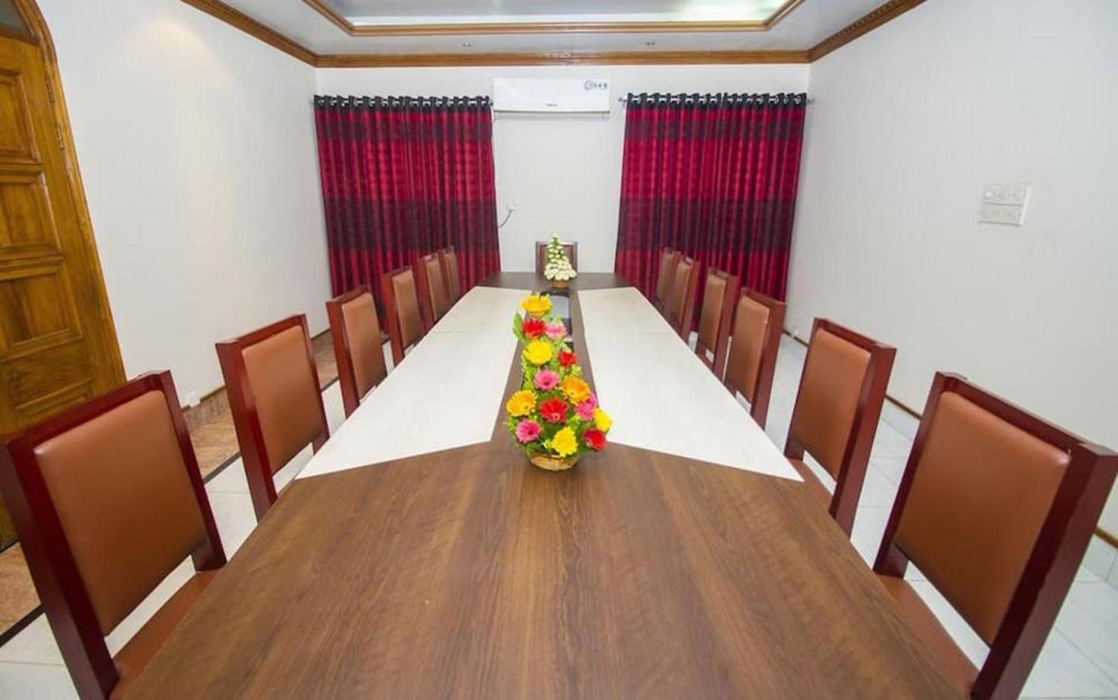 Hotel Suite Palace Baridhara Дака Екстериор снимка